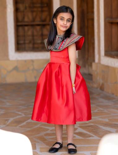 فستان بناتي احمر ليوم التأسيس