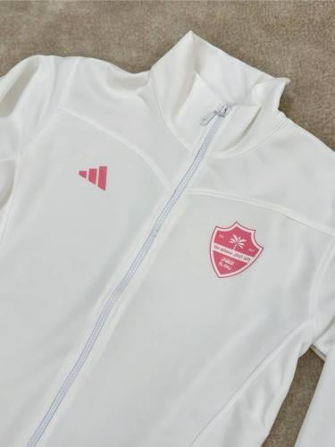 جاكيت الاهلي السعودي الابيض الشتوي بشعار وردي