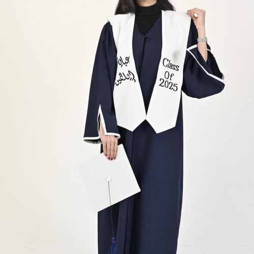 عباية تخرج 2025 : تصاميم فاخرة بلمسة تفصيلية مميزة