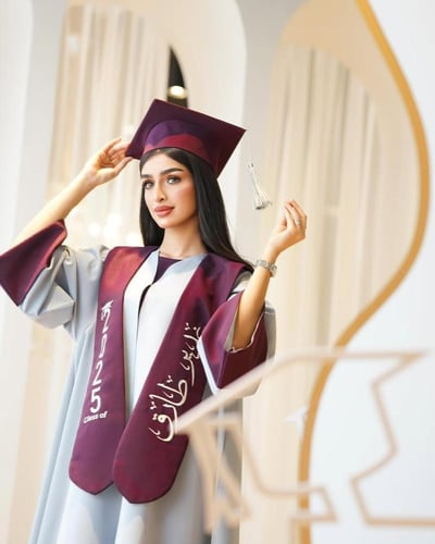 عبايات وأرواب تخرج 2025 | تصاميم فاخرة تناسب يومك...