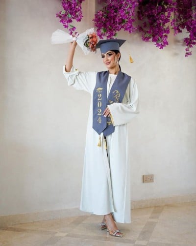 عبايه تخرج فخمه 2024 بتطريز الاسم حسب الطلب _ متجر...