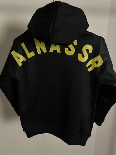 بلوفر شتوي بشعار النصر السعودي لون اسود