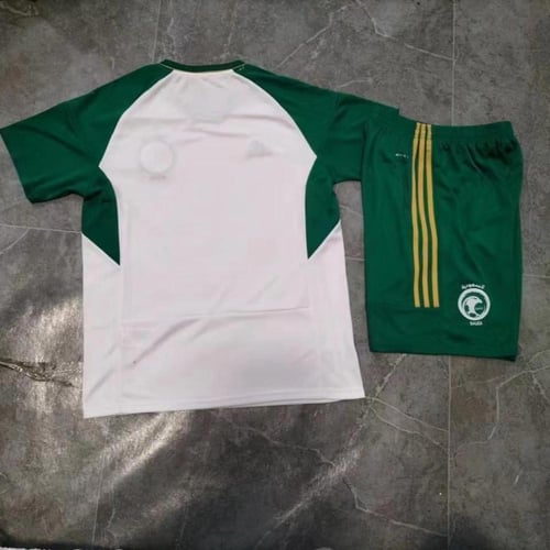 طقم المنتخب السعودي الجديد لون أبيض 2023_2024