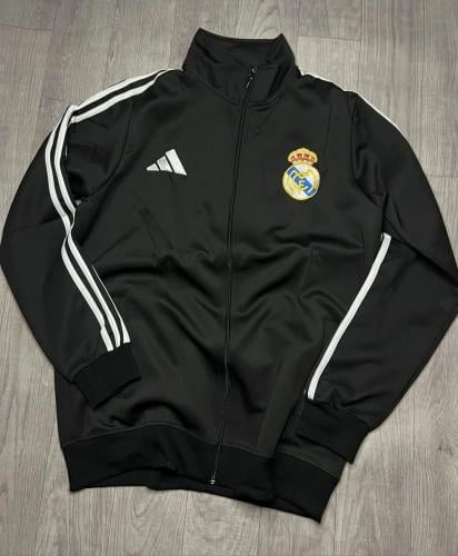 جاكيت ريال مدريد الاسود الشتوي 2026