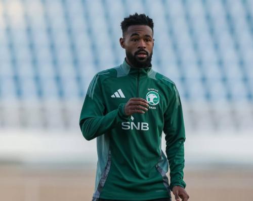 سويتر المنتخب السعودي 2025