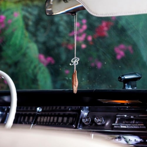 تعليقة سياره مع كتابه الاسم مع كسره العود