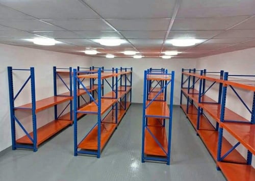 رفوف مصنوعة من مواد متينة عالية الجودة الارتفاع 20...