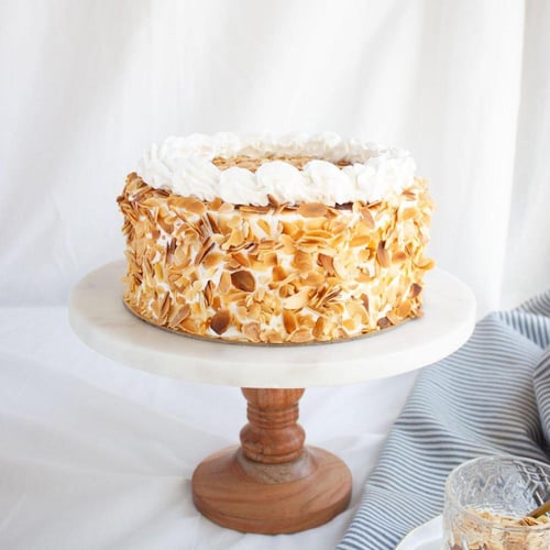 كيكة اللوز المحمص