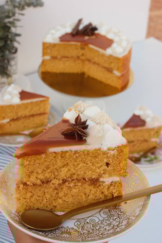 كيكة القرع بالكراميل والقرفة