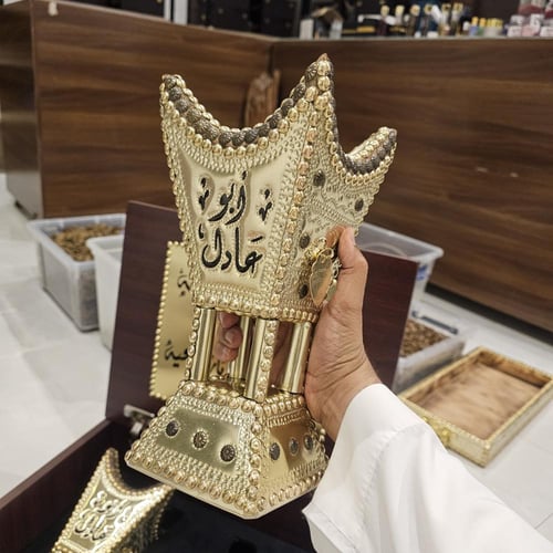 طقم إهداء مبخرتين ذهبيات وعلبة للعود وصندوق شامل ا...