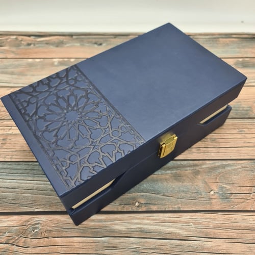 شنط هدايا جلد حجم وسط