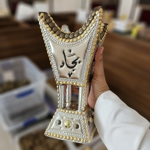 مبخرة حايلية كبير جدا بمسمار زيتي