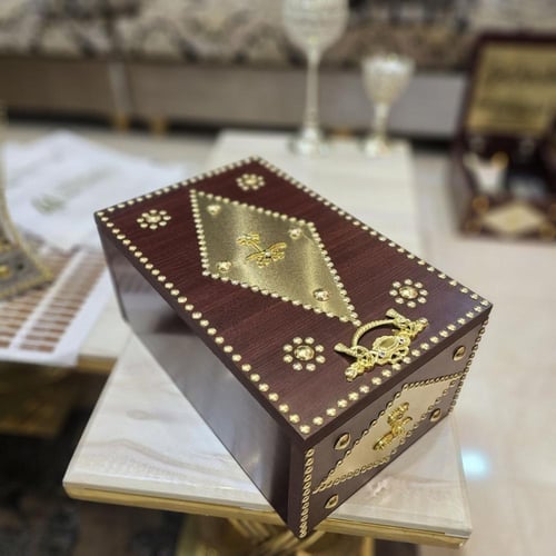 طقم إهداء مبخرة في صندوق شامل التوصيل