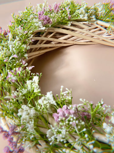 تعليقة اكليل جدارية - زهور Baby's-breath