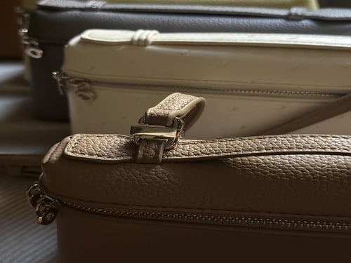 حقيبة جلد كلاسيك