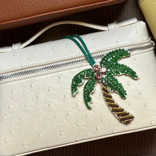 حقيبة بيضاء ونخله( عرض خاص لليوم الوطني)