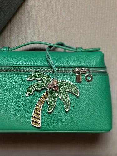 حقيبة بيضاء ونخله( عرض خاص لليوم الوطني)