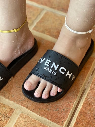 أساور جلد سحب