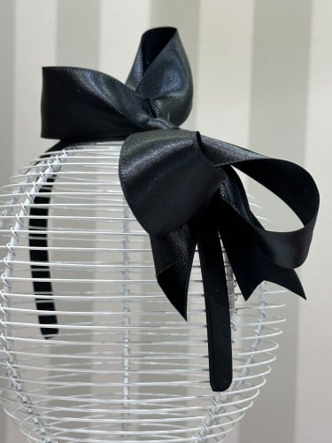 طوق black ribbon