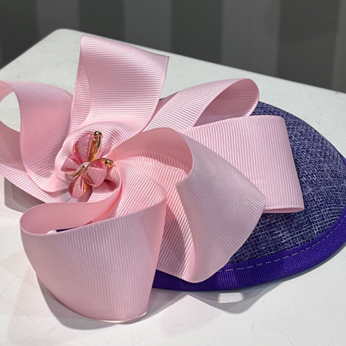 قبعة فرنسية باللون الموف والشريطة الوردي