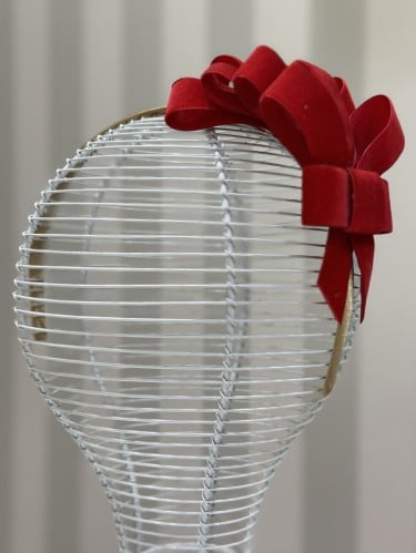 طوق قطيفة احمر