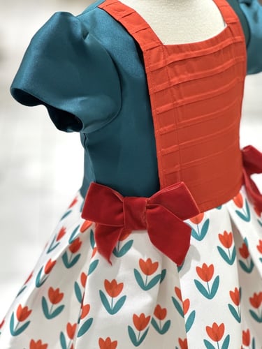 Peacock flowers بيبي