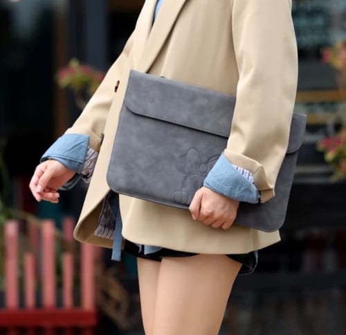 غلاف لابتوب ماركة ديزني اصلي. (فضلا التأكد من مقاس...