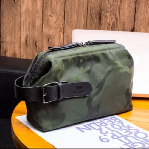 شنطة رجاليه wmno جيشي باللون الاخضر