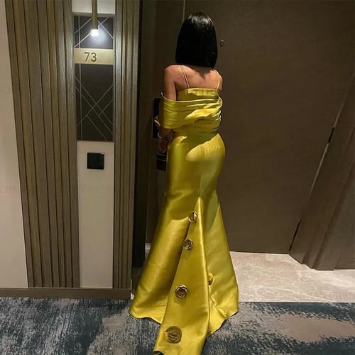 فساتين سهرة من الساتان موليسا بحمالات سباغيتي ، حو...