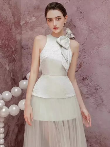 فستان نسائي مزين بفيونكة من اللؤلؤ برقبة دائرية بد...