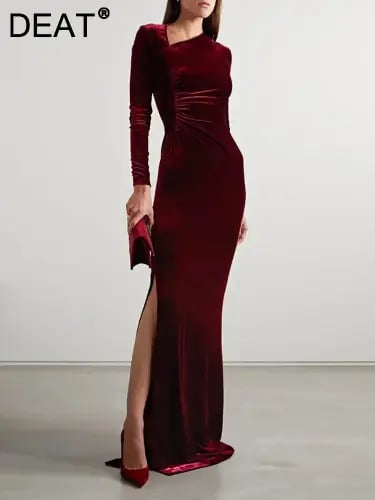 فستان أنيق من بياقة غير منتظمة وأكمام طويلة مخملي...