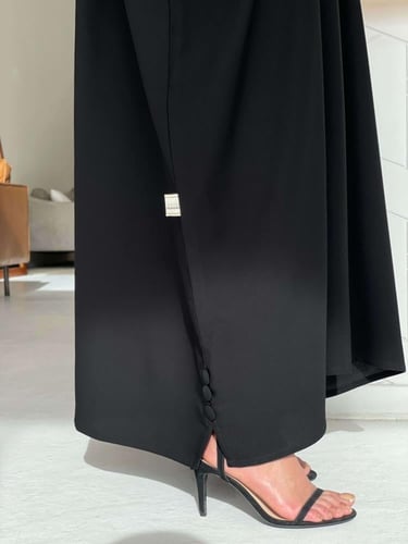 عبايه قصة مايله مسكره