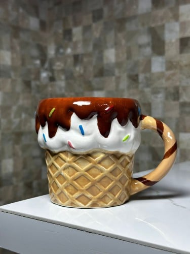 كوب شكل ايسكريم شكولاته