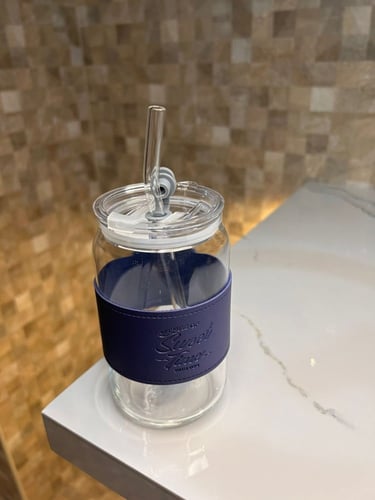 كوب زجاجي مع مصاص لون ازرق - كحلي