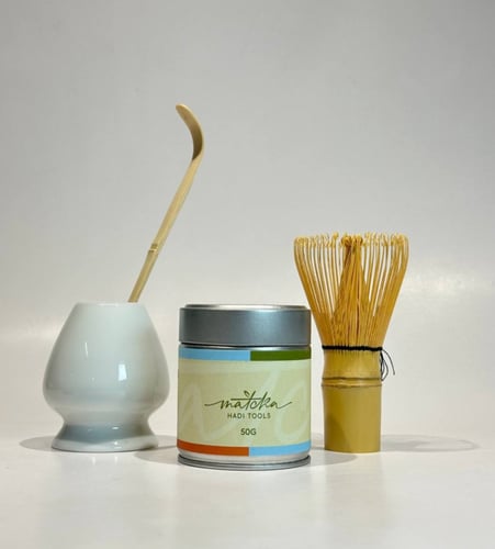 مجموعة أدوات الماتشا الأساسية (4 قطع) - اللوان متع...