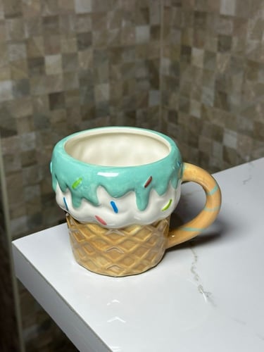 كوب شكل ايسكريم ازرق