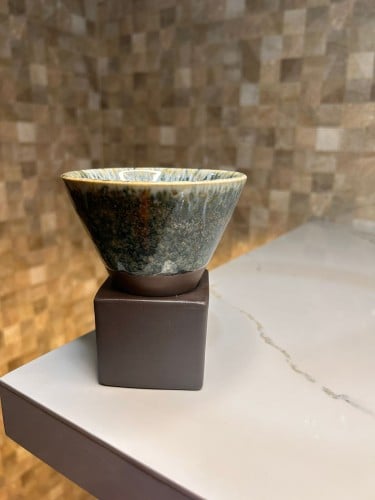 كوب قهوة مخروطي مع قاعدة سعة 150مل - اخضر