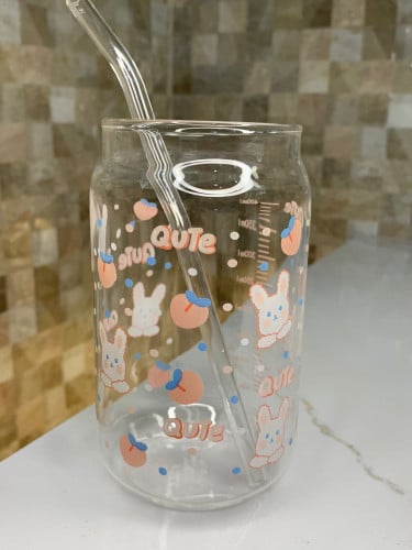 كوب زجاجي مع مصاص رسومات ارنب