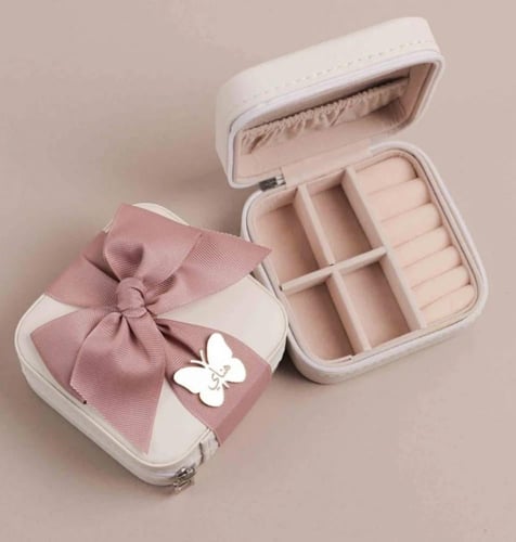 توزيعات شنطة المجوهرات