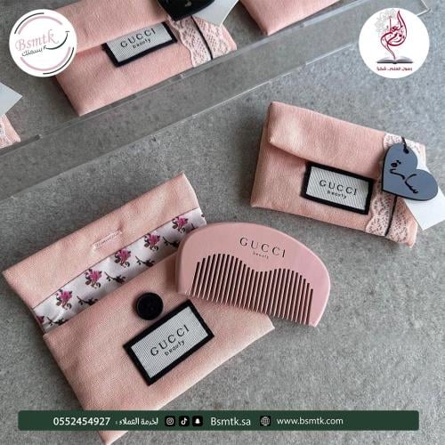 توزيعات يوم المعلم مشط قوتشي مع الاسم *كتابة اسم ف...