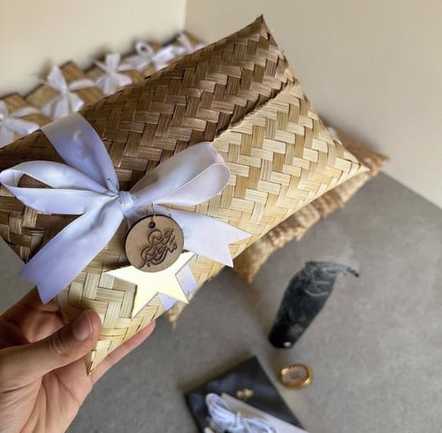 شنطة هدية للعيد مع مبخرة شعر إلكترونية مع بخور طبي...