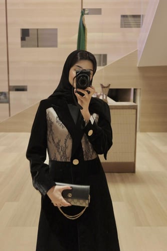 بليزر مخمل ب تدخيلات دانتيل