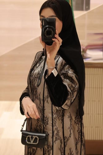 بليزر دانتيل ب تدخيلات مخمل