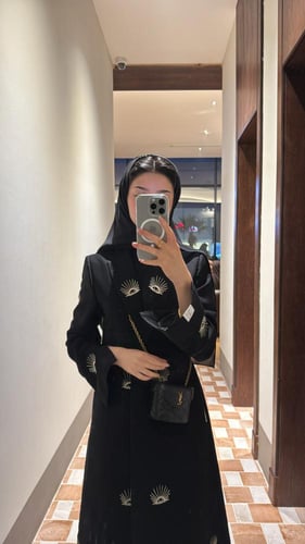 بليزر بتطريز خاص