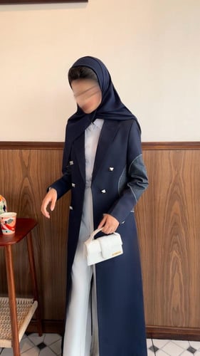 بليزر بأكمام جانبية مقلمة