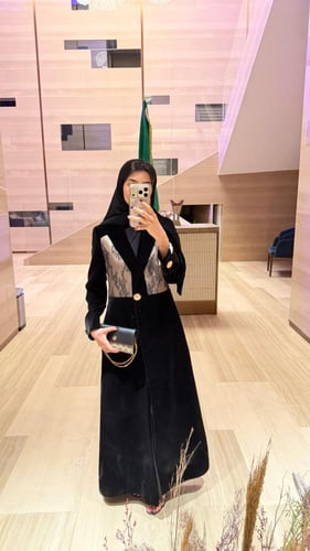 بليزر مخمل ب تدخيلات دانتيل