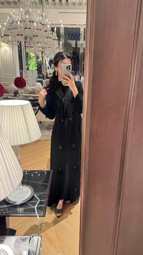 بليزر ب أقراط ورد