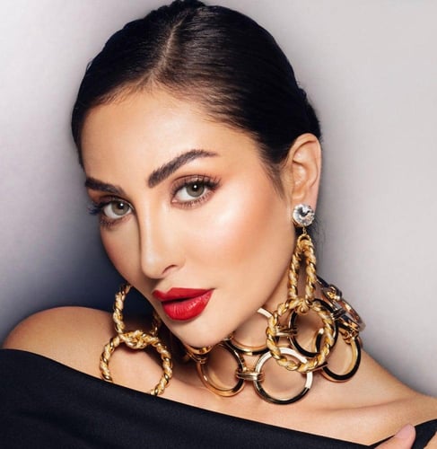 عدسات أمار ا كايلي - KELLY