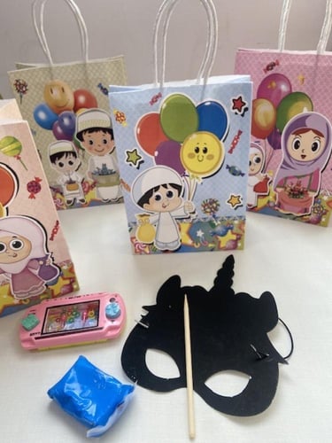 توزيعات اطفال