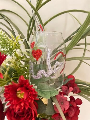 كوب زجاجي مع المصاص مزين ب كرستال